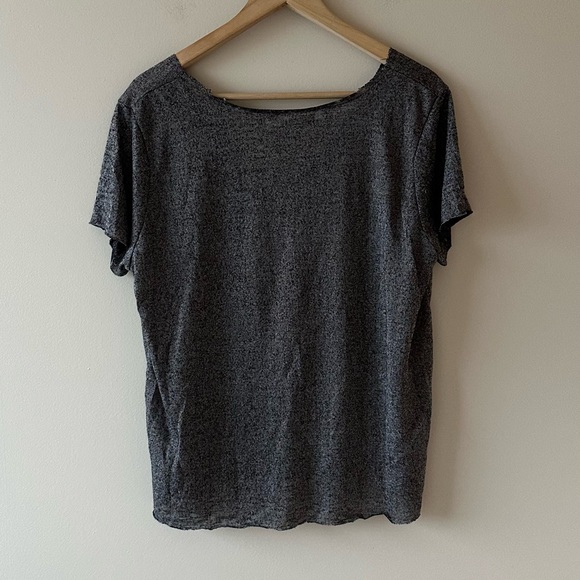 Urban Outfitters V Neck T - Picture 4 of 4